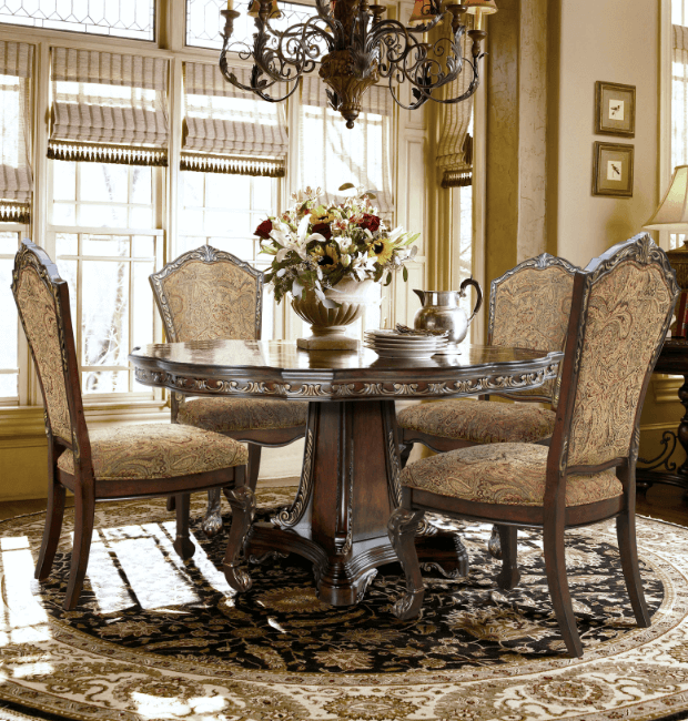 D189 Dining Room Collection